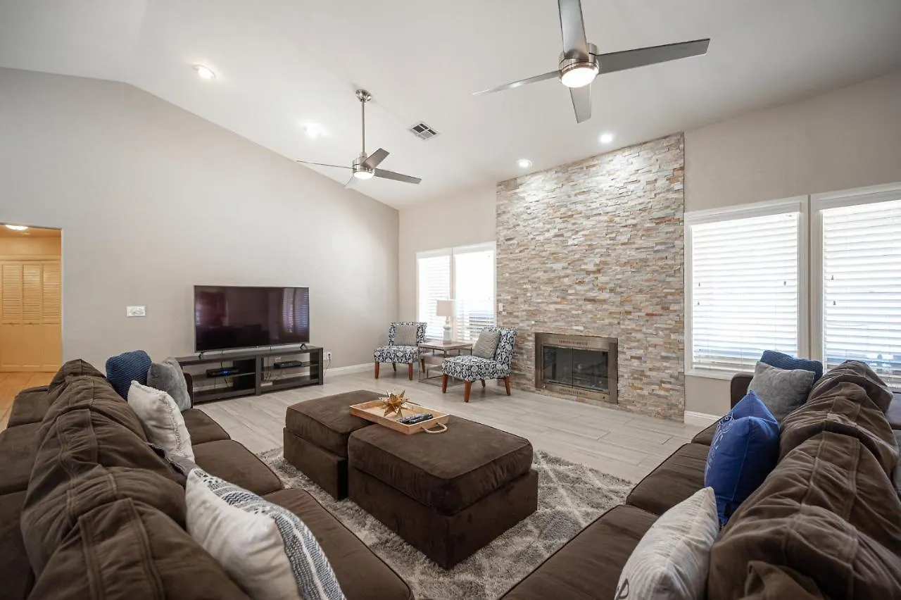 Luxury Home Near Las Vegas Strip And Airport. 度假居
