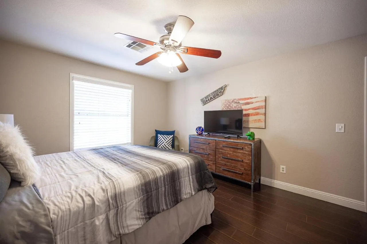 Luxury Home Near Las Vegas Strip And Airport.